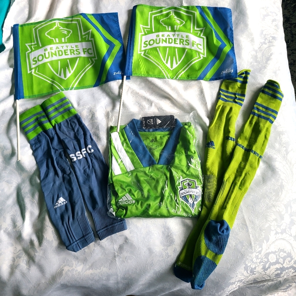 Sounders MLS bundle including players game used gear